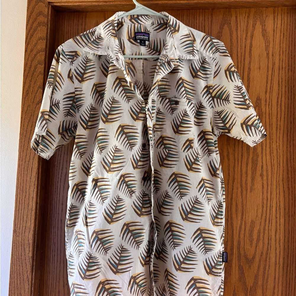 Patagonia Men’s Short-Sleeve Palm Leaf Print Button-Up - White/Tan/Green